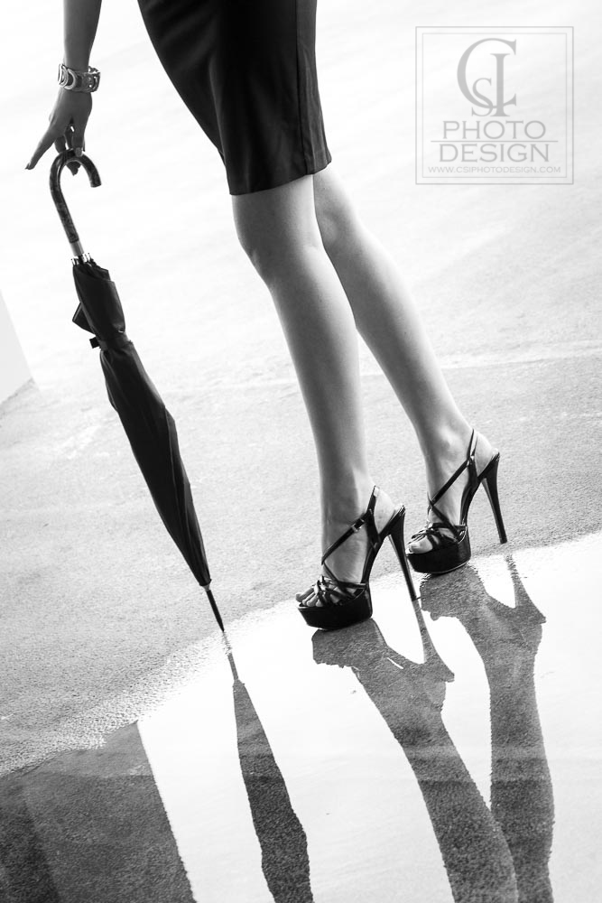 legs_shoes_and_umbrella_reflection